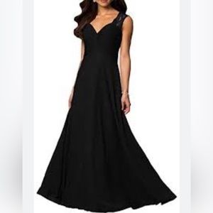 Roiii-black lace and chiffon maxi prom dress fully lined with back zip Size XXL